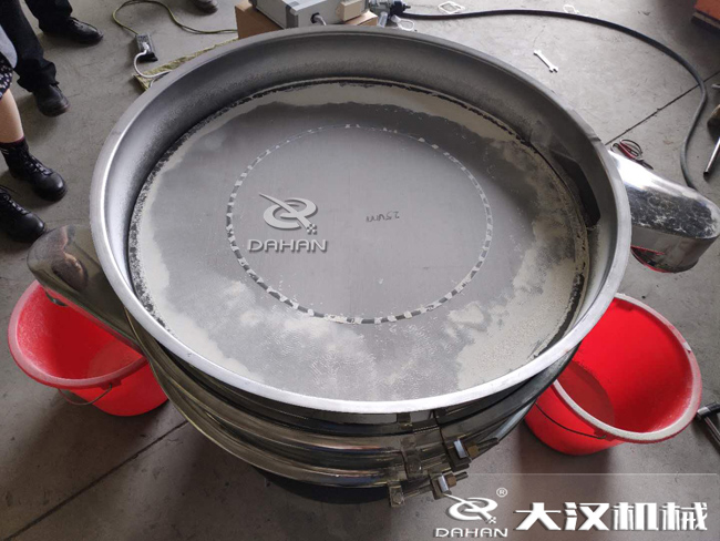 篩分過程中帶有水分的物料會影響篩分效果嗎？